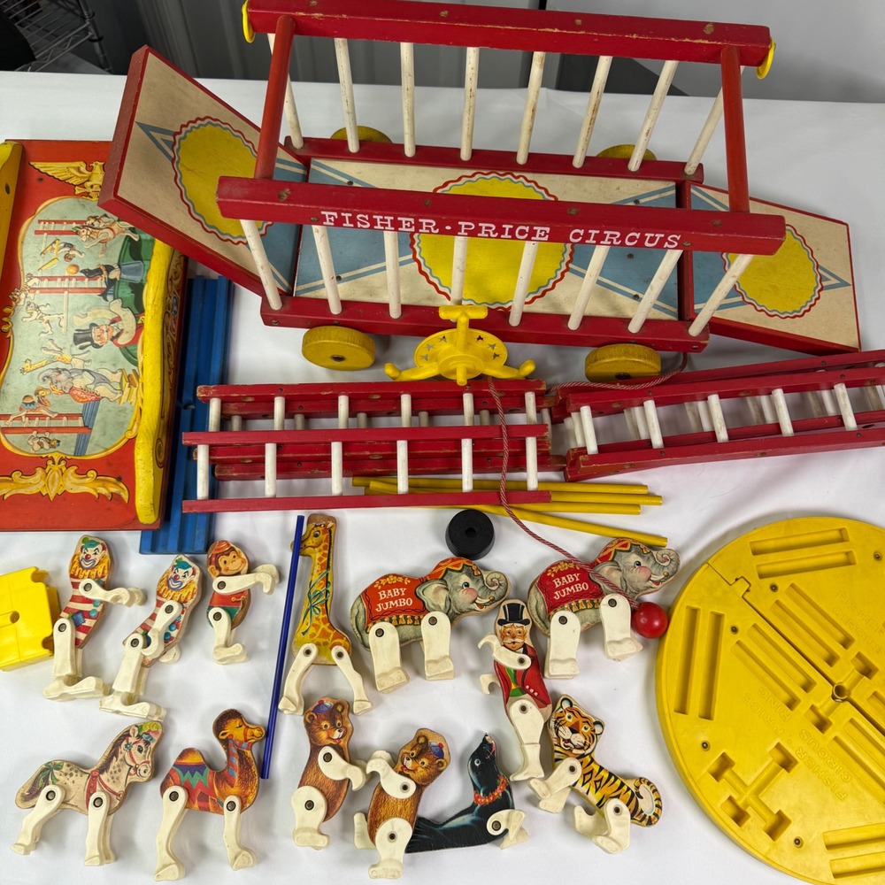 Vintage Fisher-Price Circus 900 Wood Pull Wagon Animals Clowns Figures Set